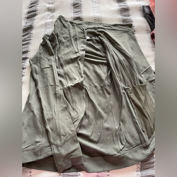 Lululemon Rulu Rally Wrap - Picture 4 of 4